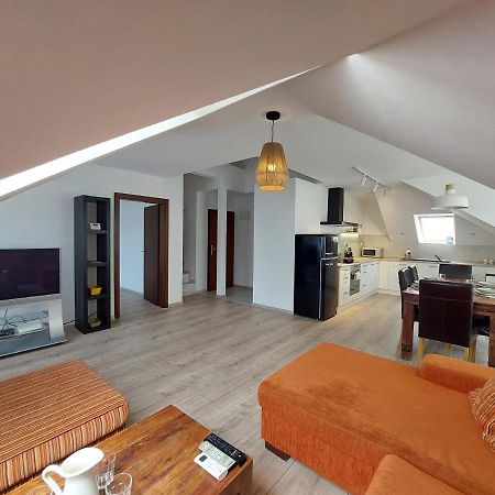 Útulný apartmán v Bratislava 4 Esterno foto