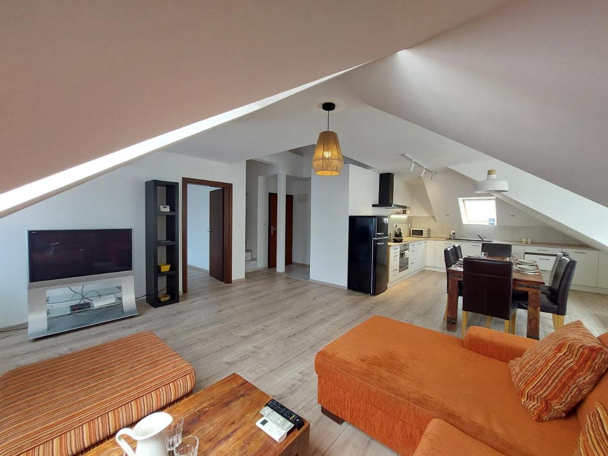Útulný apartmán v Bratislava 4 Esterno foto