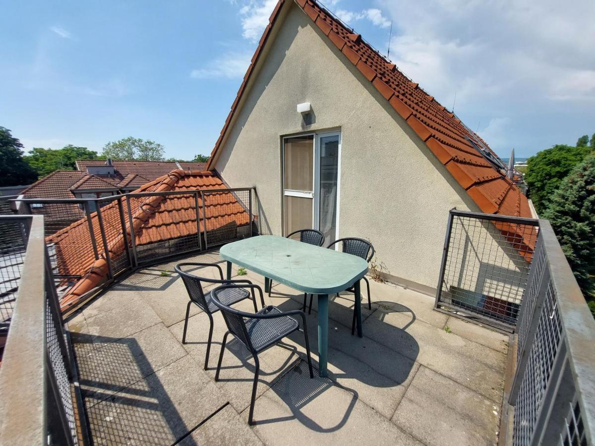 Útulný apartmán v Bratislava 4 Esterno foto